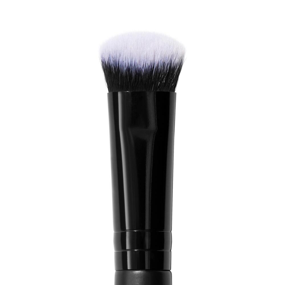 E.L.F. TAP & BLEND CONCEALER BRUSH (BROCHA PARA CORRECTOR)